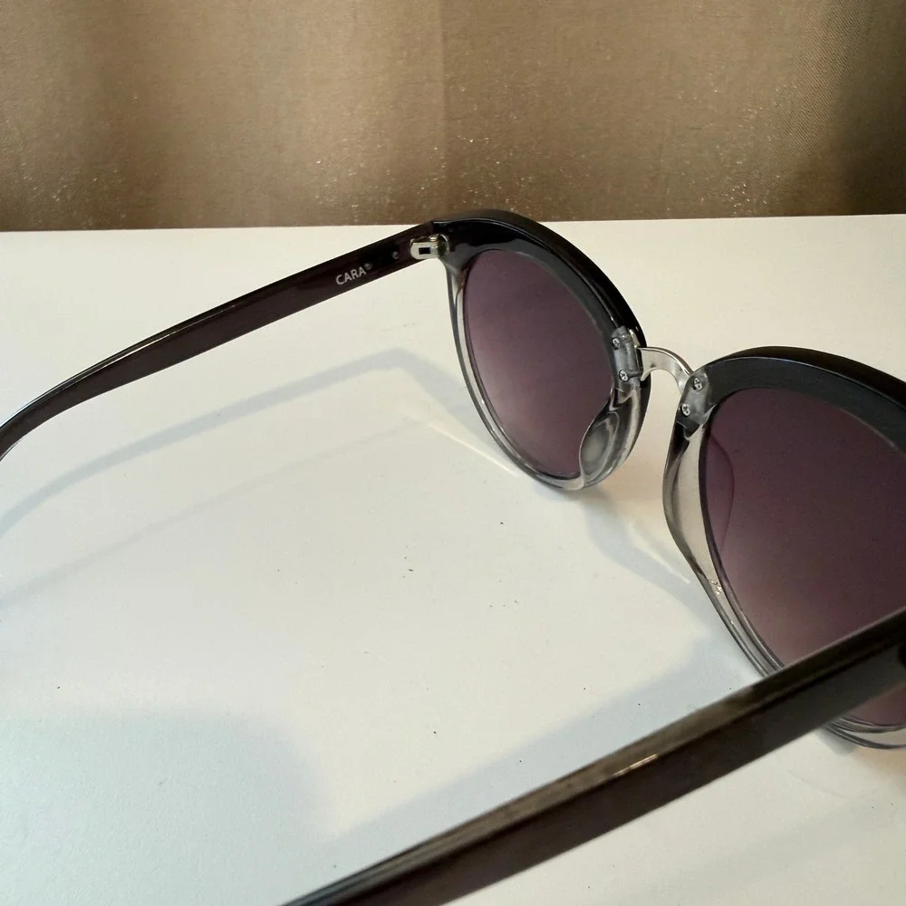 V19.69 Italia Cara Sunglasses Black Clear Round Cat Eye Purple Gradient Lens